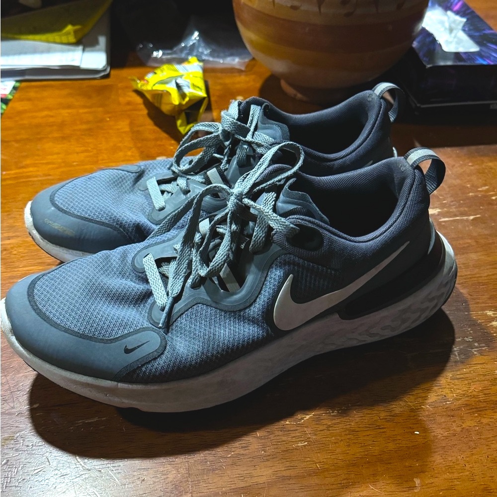 2020 Nike React Athletic Grey Shoes ! 🏃🏽